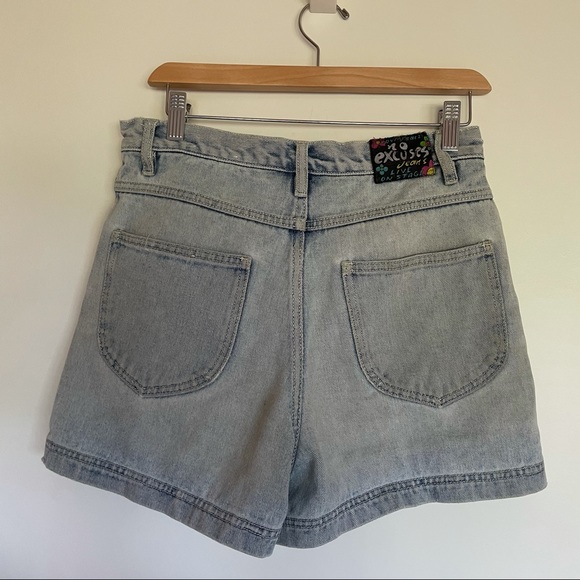 Vintage high waisted blue denim shorts with flowers size 9 - Picture 4 of 6